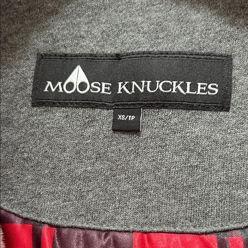 NWOT Moose Knuckles Gray Jacket with Pink faux fur Lining size XS - Picture 2 of 9